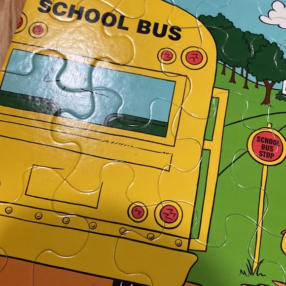 Vintage | Barney: School Bus Stop Scene (1993) - 35 Piece Jumbo Floor Puzzle - Picture 14 of 16
